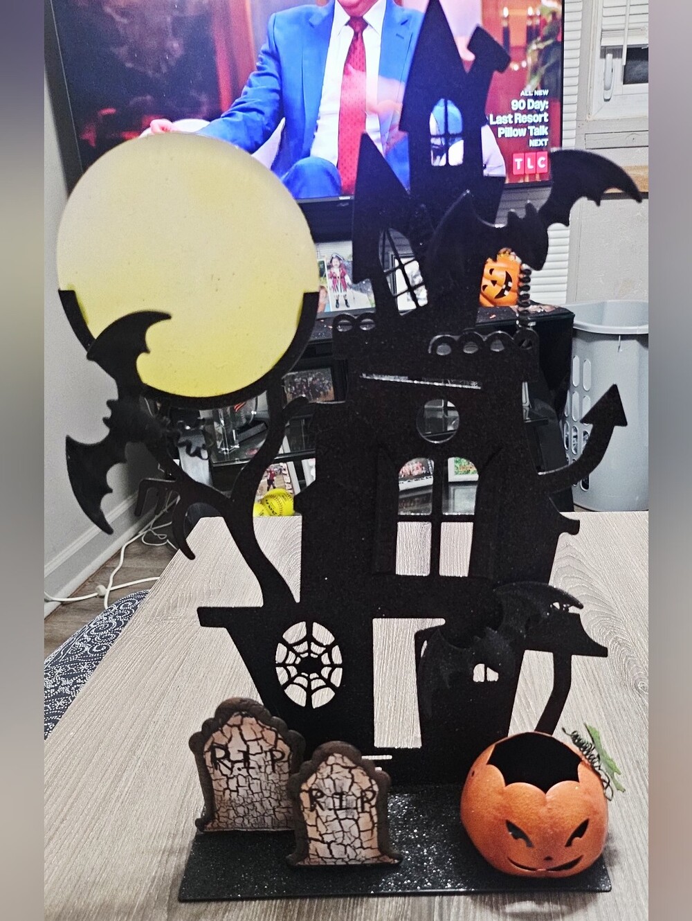 Metal Sparkly Halloween Haunted House with Tombstones/Pumpkin/Moon & Bats